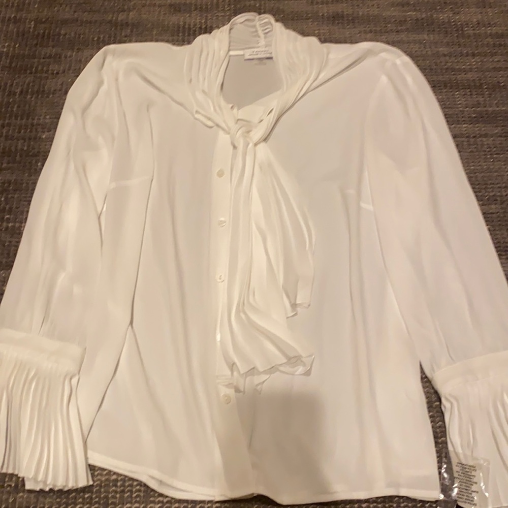 Elegant white Blouse